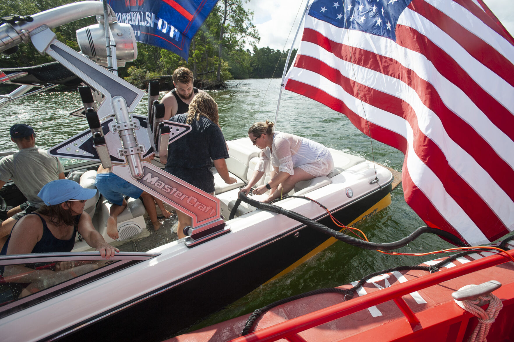Back the Blue Boat Parade on Lake Martin